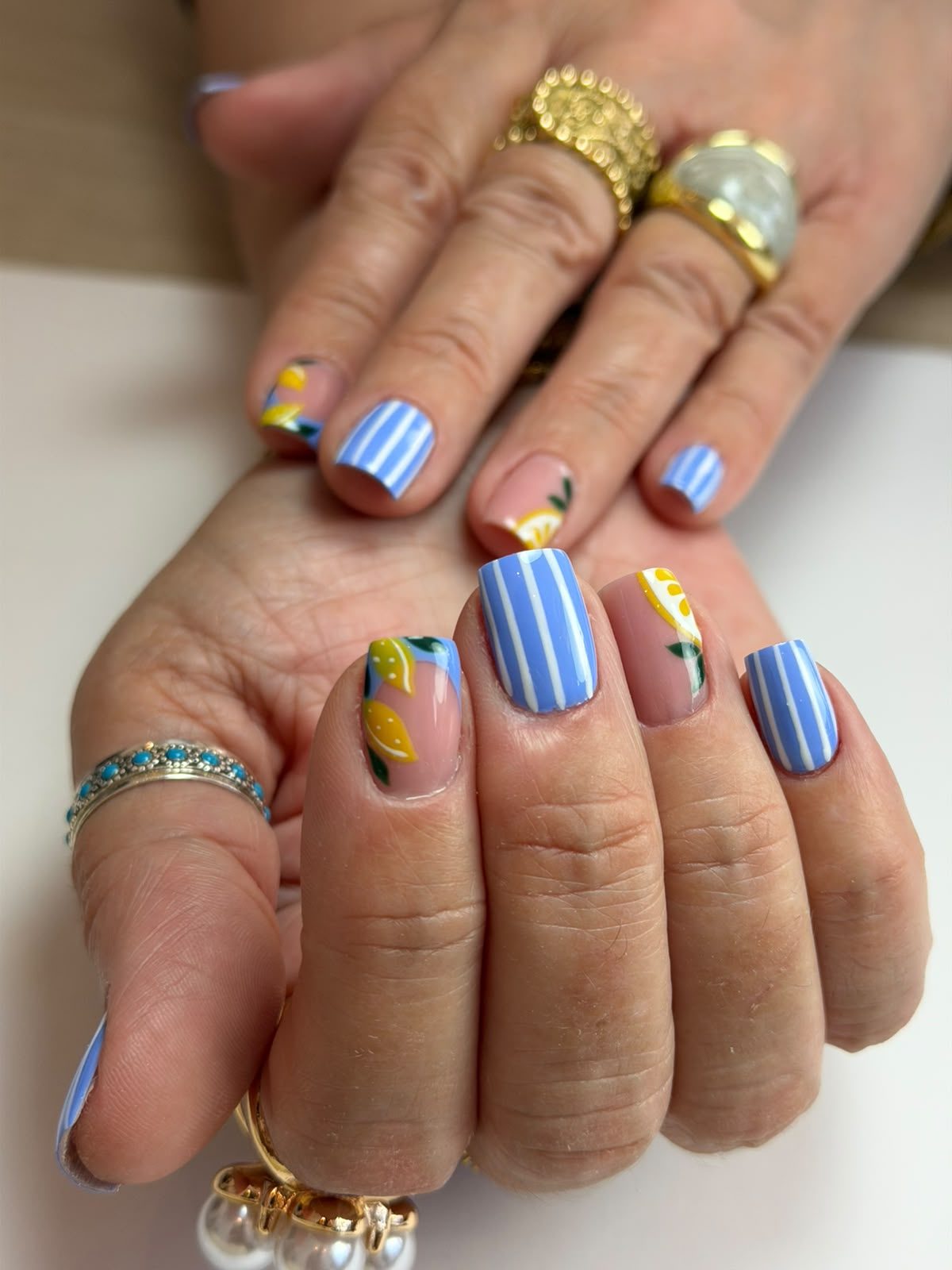 Trabajo de nail art personalizado en Arte y Miradas, Oviedo