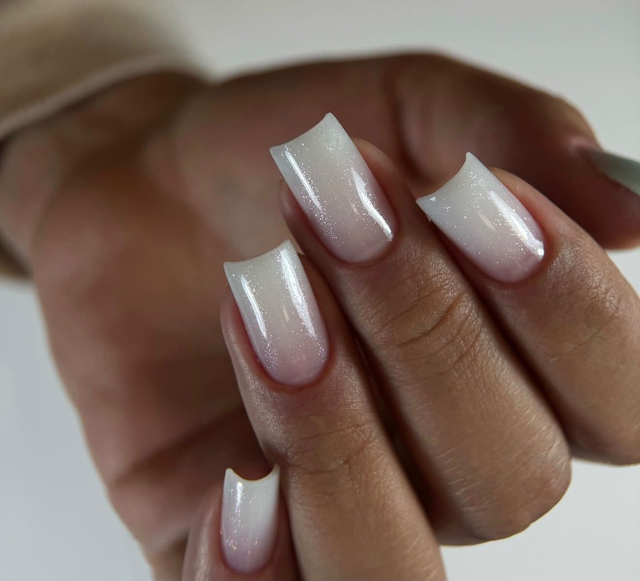 Manicura de temporada realizada en Arte y Miradas, Oviedo