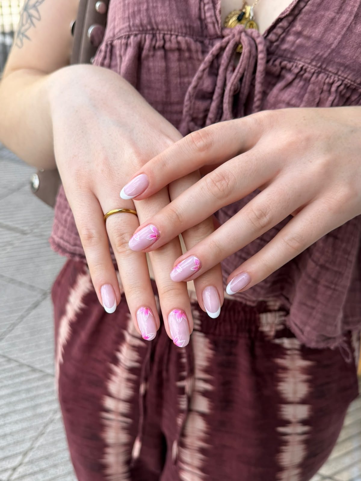 Acabado editorial de manicura por el equipo de Arte y Miradas Oviedo